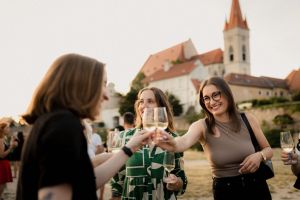 Večerní prohlídka města s ochutnávkou vín